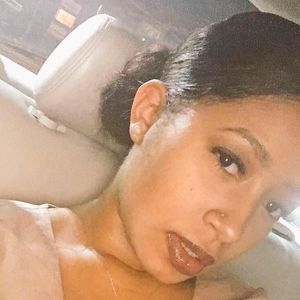 Meet your Posher, Alia